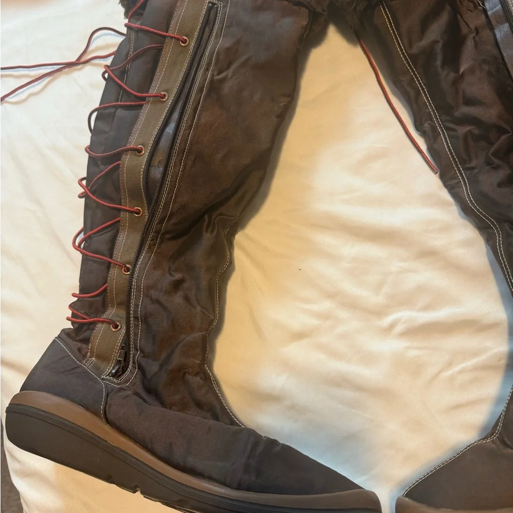 Timberland Women's Brown Fur-Lined Boots Size 10M - Picture 7 of 10